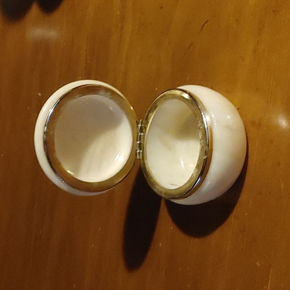 Trinket storage case - Picture 4 of 5